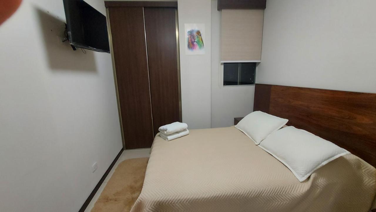 Hermoso Y Unico Apartamento Moderno, En Pleno Centro De Santa Cruz, Con Netflix Wi-Fi De 60 Mb, Estacionamiento Gratis Y Ac En Todos Los Ambientes Santa Cruz de La Sierra Dış mekan fotoğraf