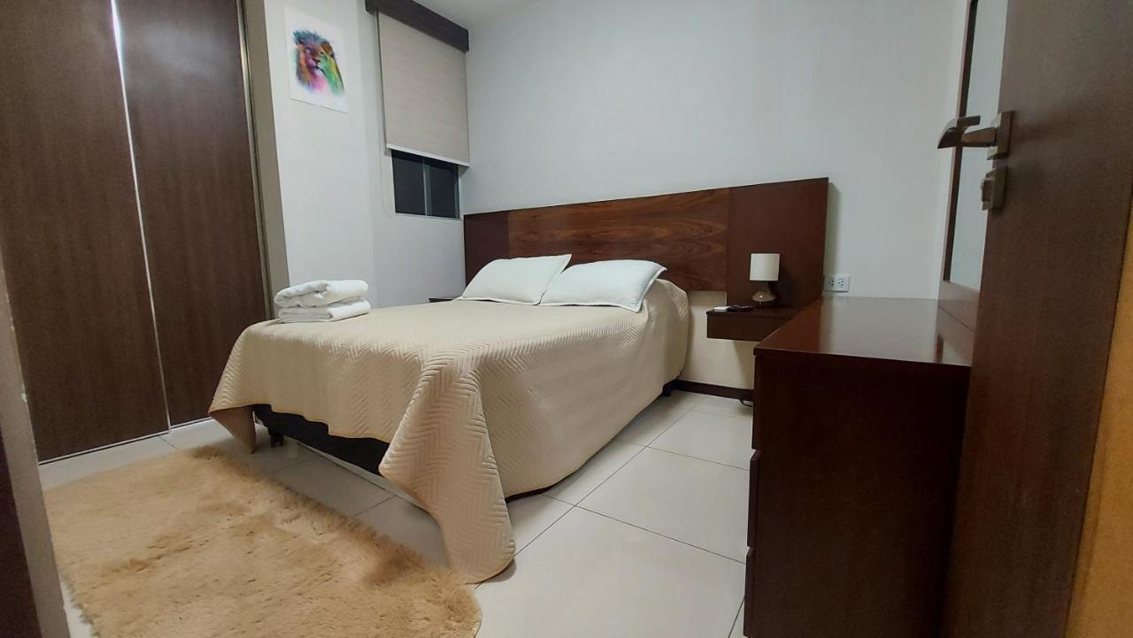 Hermoso Y Unico Apartamento Moderno, En Pleno Centro De Santa Cruz, Con Netflix Wi-Fi De 60 Mb, Estacionamiento Gratis Y Ac En Todos Los Ambientes Santa Cruz de La Sierra Dış mekan fotoğraf