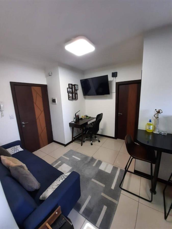 Hermoso Y Unico Apartamento Moderno, En Pleno Centro De Santa Cruz, Con Netflix Wi-Fi De 60 Mb, Estacionamiento Gratis Y Ac En Todos Los Ambientes Santa Cruz de La Sierra Dış mekan fotoğraf