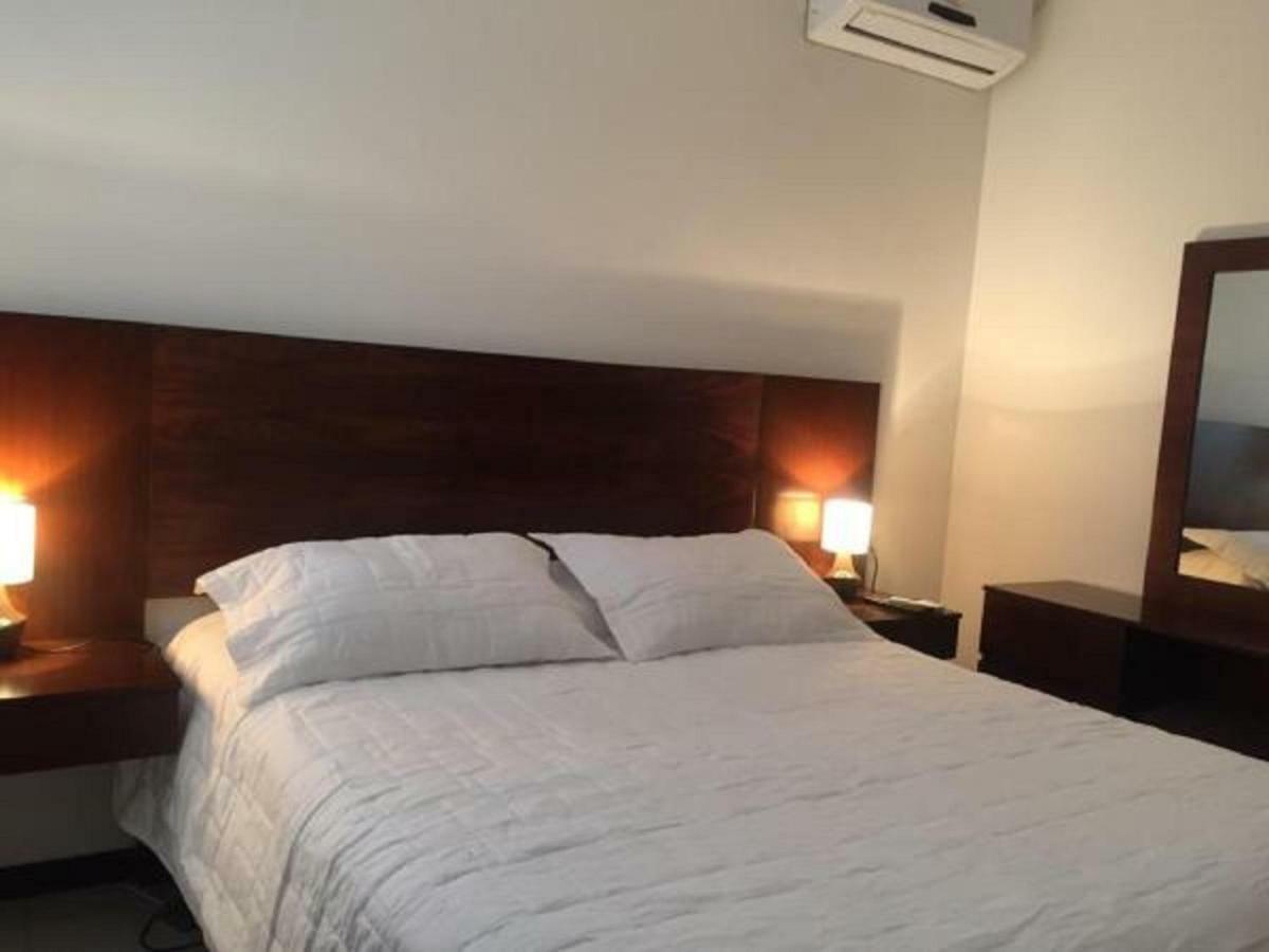 Hermoso Y Unico Apartamento Moderno, En Pleno Centro De Santa Cruz, Con Netflix Wi-Fi De 60 Mb, Estacionamiento Gratis Y Ac En Todos Los Ambientes Santa Cruz de La Sierra Dış mekan fotoğraf