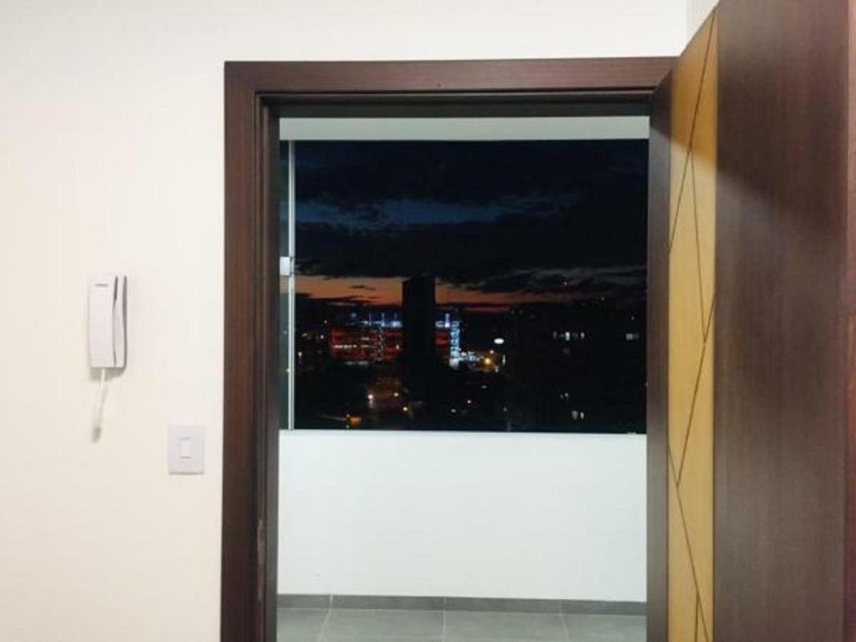 Hermoso Y Unico Apartamento Moderno, En Pleno Centro De Santa Cruz, Con Netflix Wi-Fi De 60 Mb, Estacionamiento Gratis Y Ac En Todos Los Ambientes Santa Cruz de La Sierra Dış mekan fotoğraf